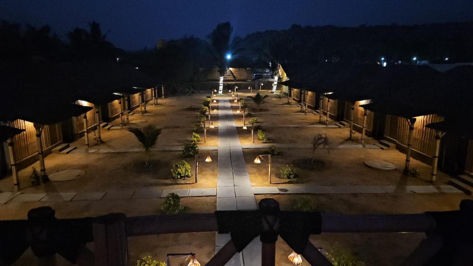 The King On The Rocks Resort Hampi Extérieur photo