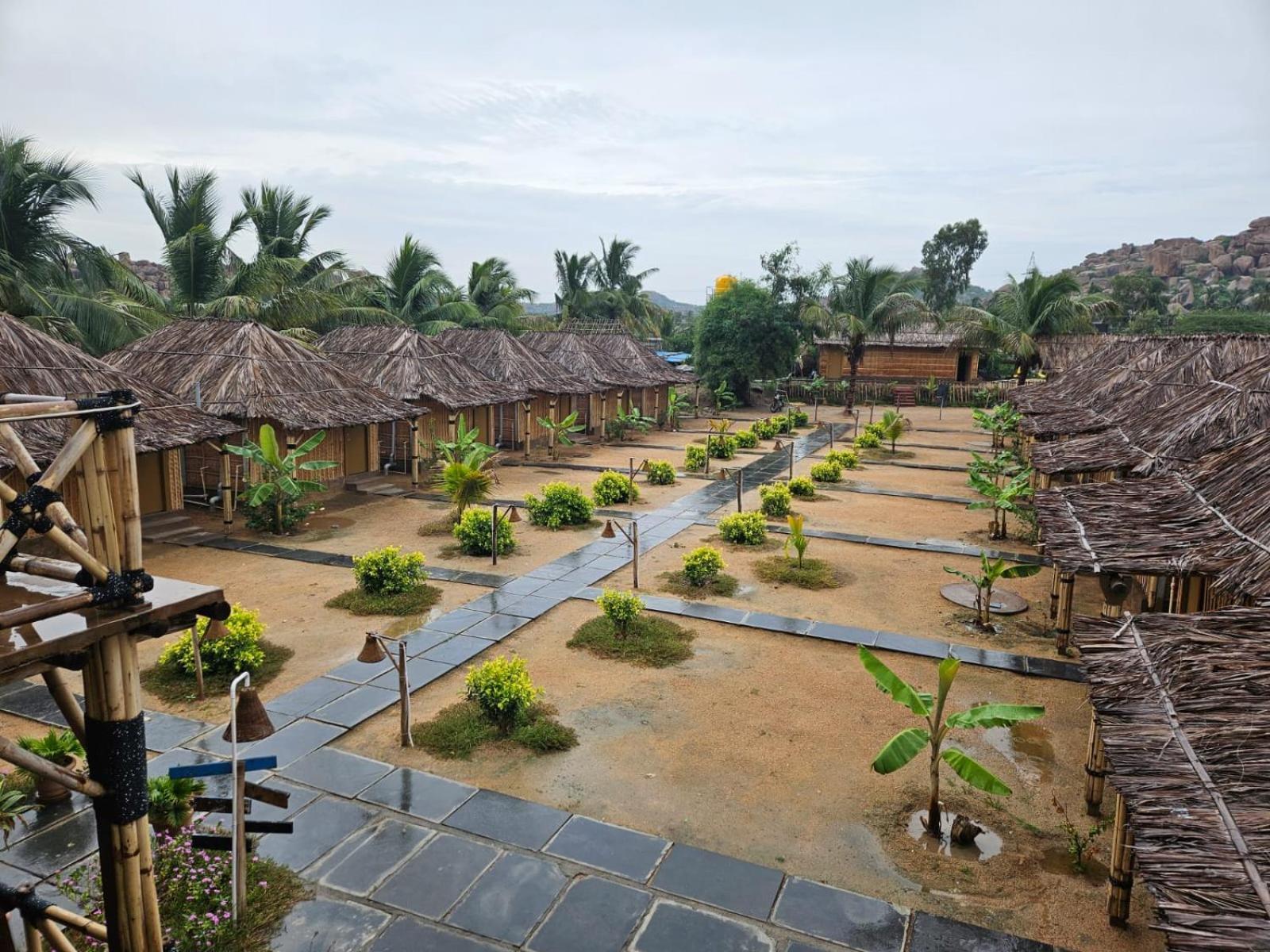 The King On The Rocks Resort Hampi Extérieur photo